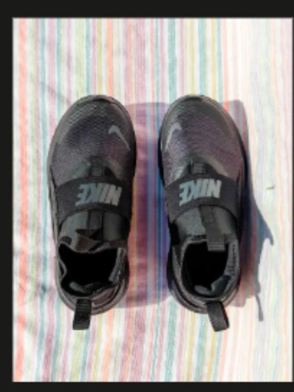 Nike Flex Runner 4 Boys Black Slip-On Running Shoes Size 3Y